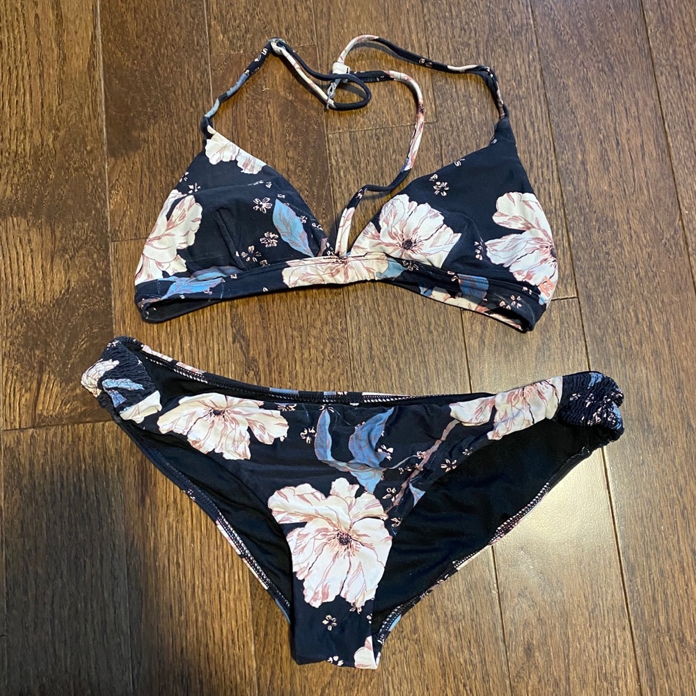 Women’s Billabong Bikini Set